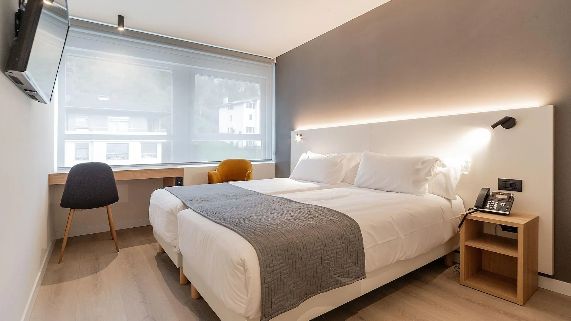 Hotel Distrito Oeste San Sebastián 2*,