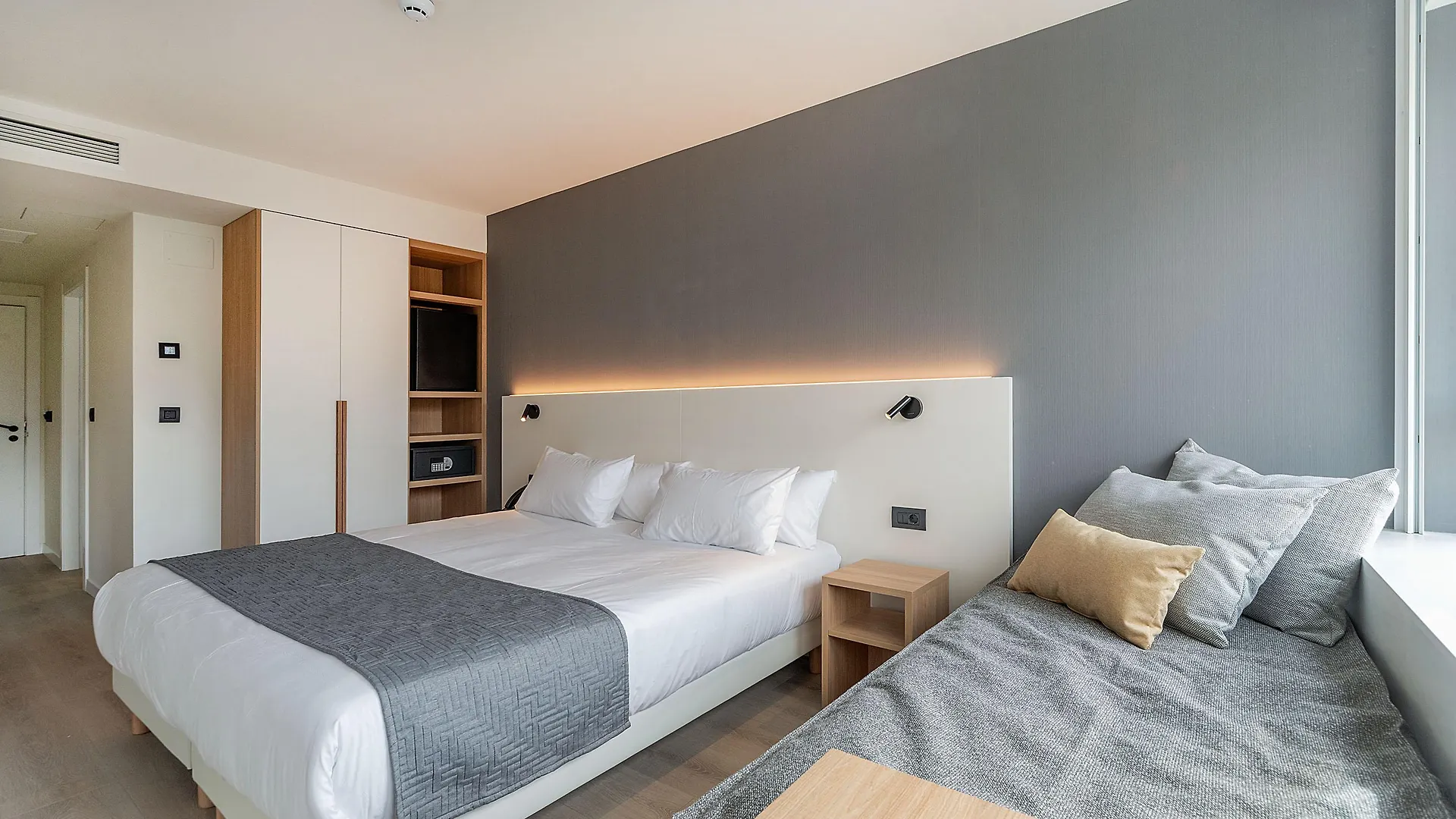 Hotel Distrito Oeste San Sebastián 2*,
