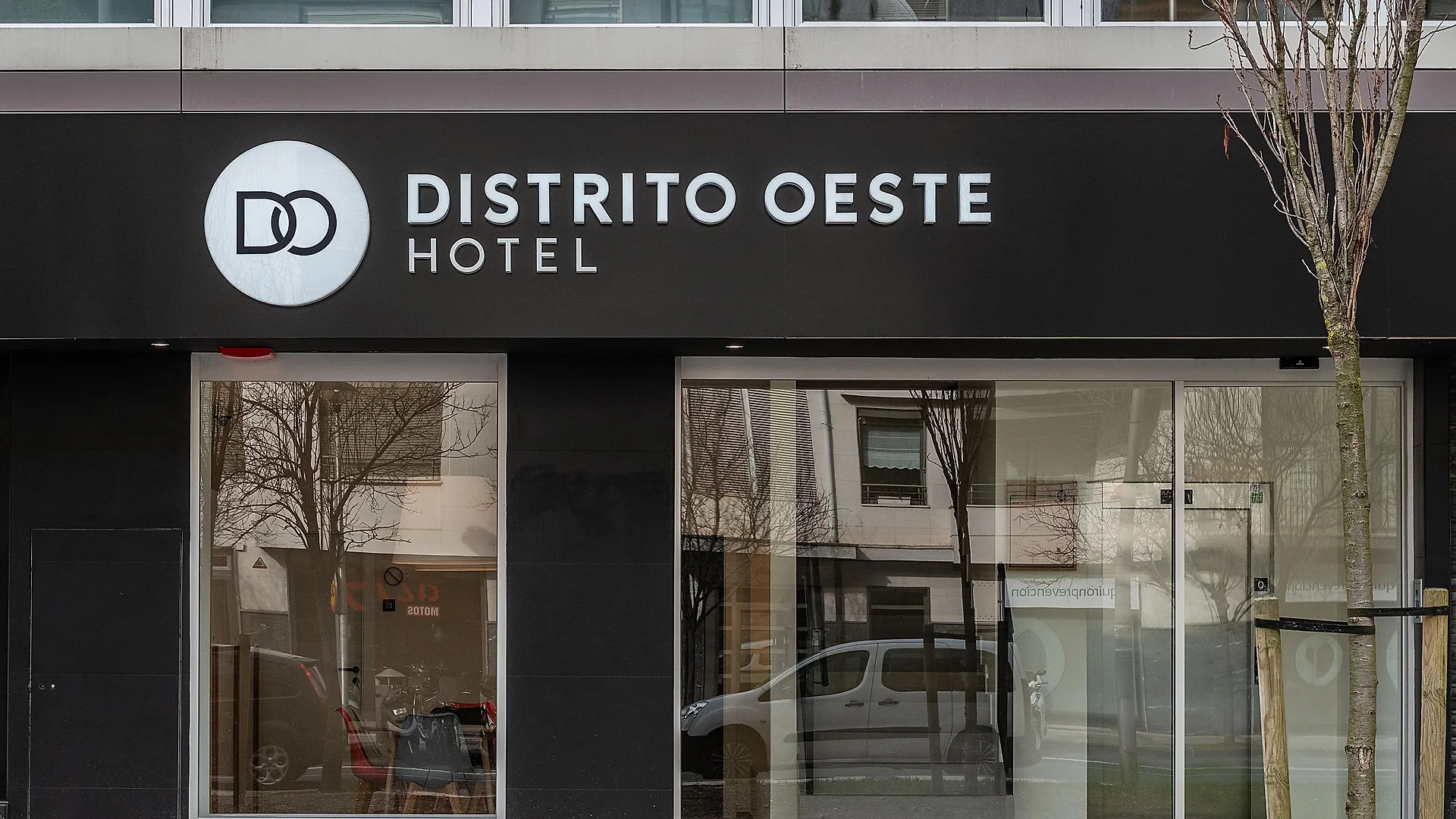 **  Hotel Distrito Oeste San Sebastián España